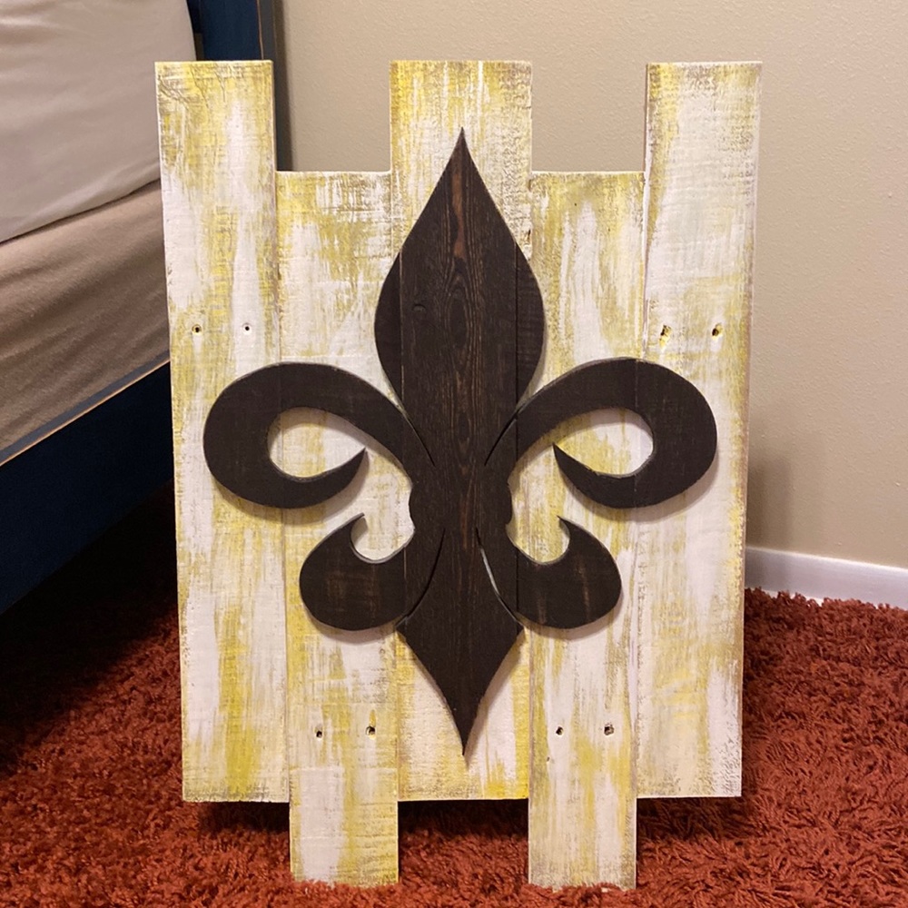 Rustic Fleur De Lis Pallet Sign